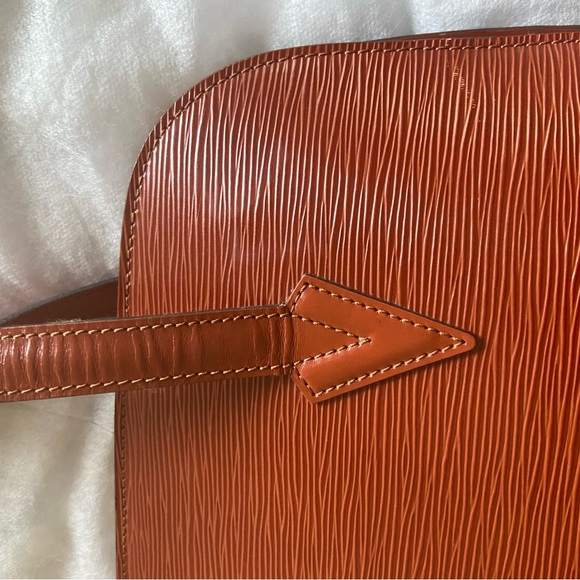 100% Louis Vuitton Kenyan Fawn (Brown) Epi Leather Lussac - Picture 4 of 14